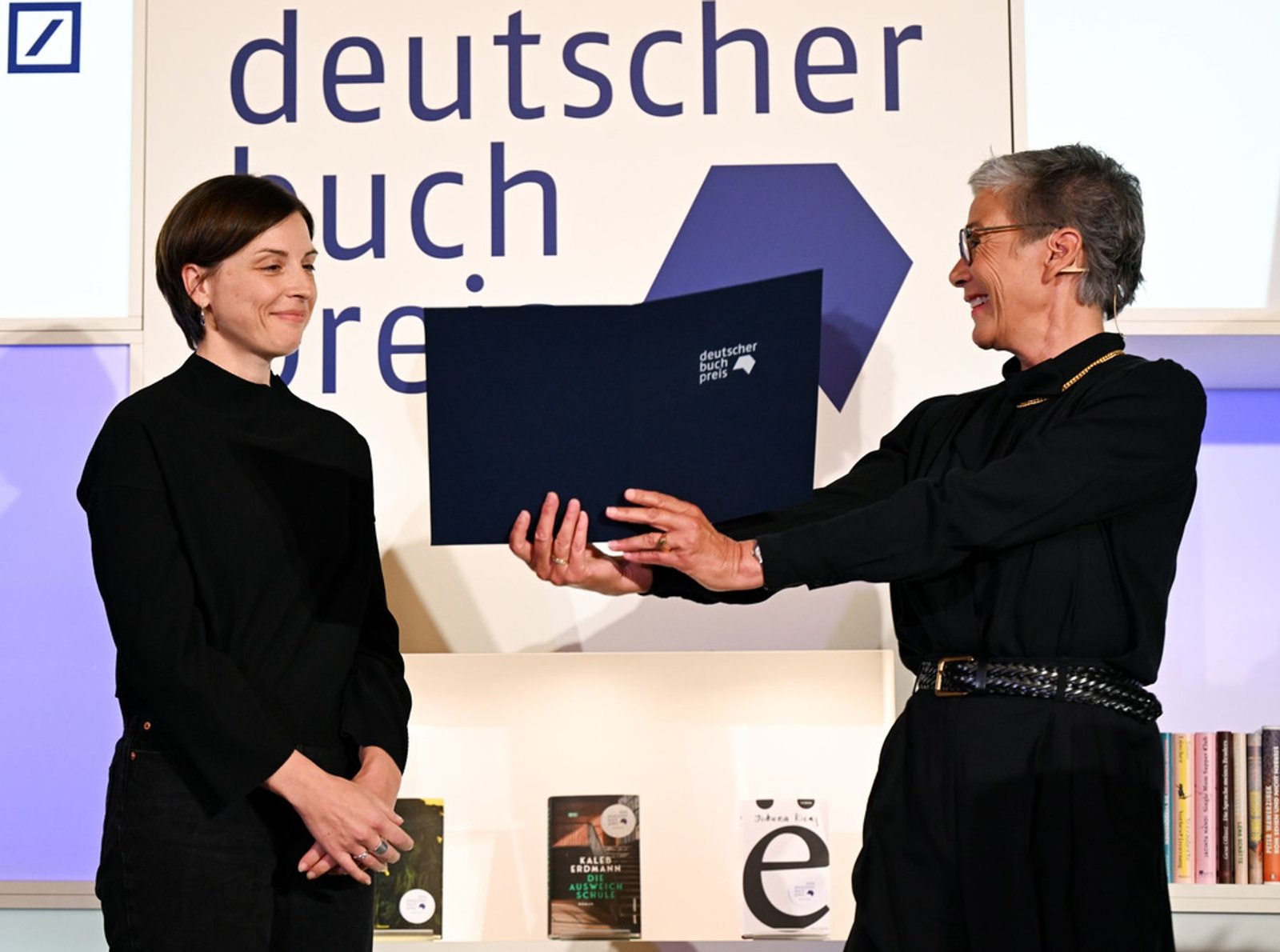 Dorothee Elmiger: Schweizer Autorin und ihre literarische Bedeutung
